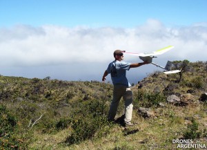 Todd Preston lanza un drone en el Parque Nacional Haleakala